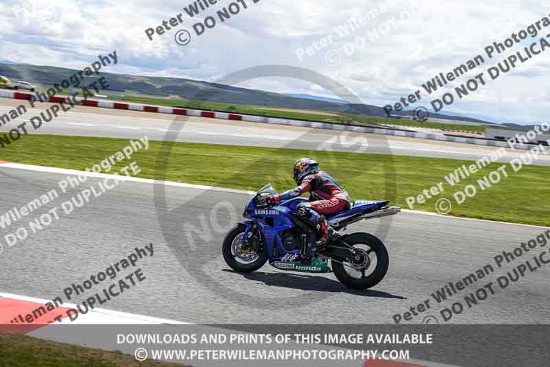 cadwell no limits trackday;cadwell park;cadwell park photographs;cadwell trackday photographs;enduro digital images;event digital images;eventdigitalimages;navarra;no limits trackdays;peter wileman photography;racing digital images;trackday digital images;trackday photos